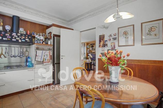 Villa di 220 m² con più di 5 locali e box auto doppio in vendita a Varese - Foto 11