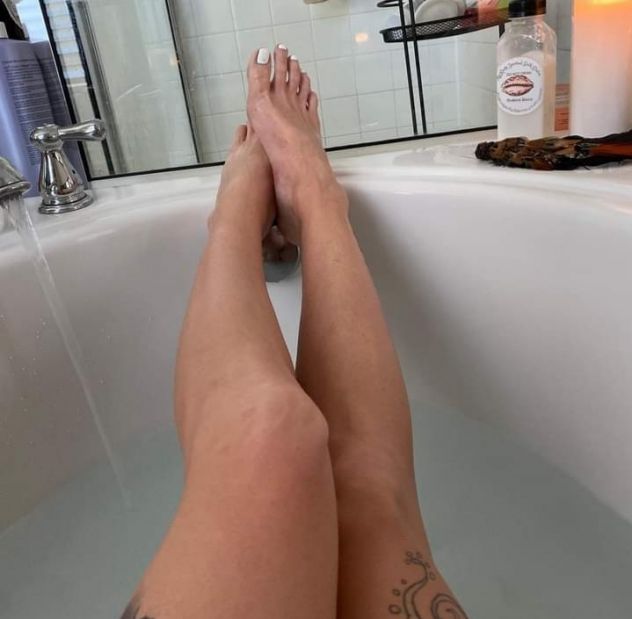 CIRCONDATI DI EMOZIONI UNICHE .....SENSUAL TANTRA MASSAGE Tel:3791278327