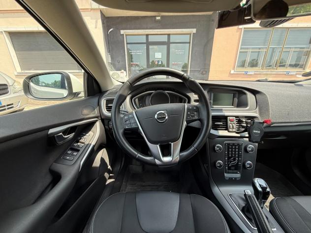 Volvo V40 T2 Momentum - Foto 10
