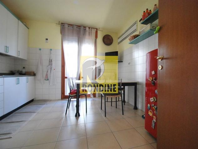 Spazioso appartamento in ottimo stato con 3 camere da letto - Foto 8