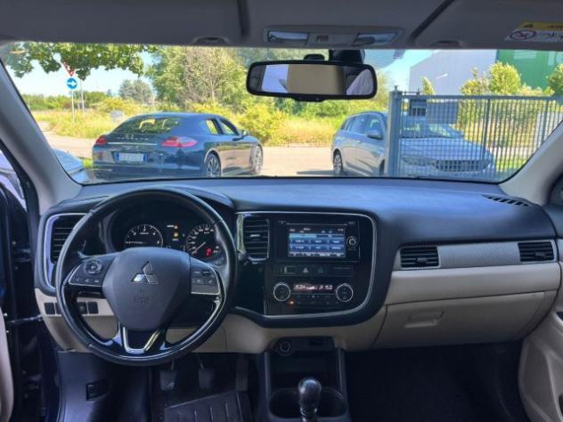 MITSUBISHI Outlander 2.2 DI-D 4WD Instyle Plus Navi 7 POSTI rif. 23808195 - Foto 9