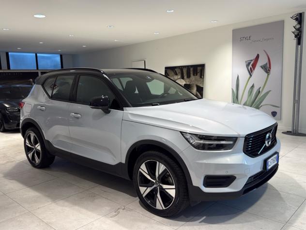 Volvo XC40 Recharge T5 Recharge PHEV R-design Navi Fari LED Cerchi 19” - Foto 2