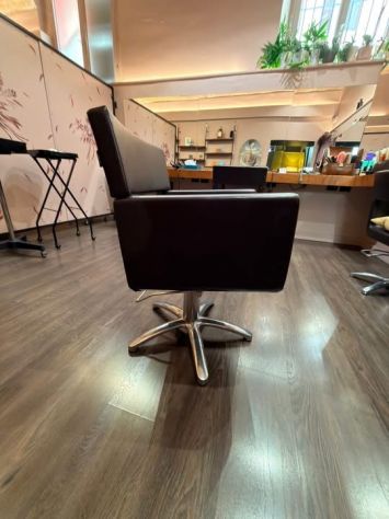 Vendo arredo per parrucchiere maletti