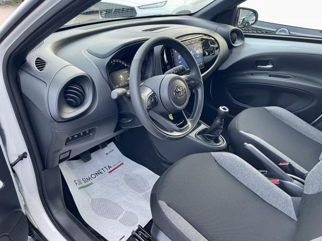 Toyota Aygo X 1.0 Active 72cv - KM0 - Foto 9