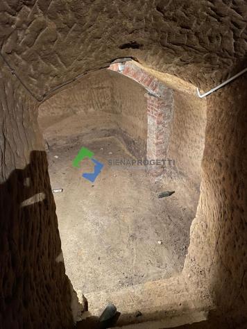 Un Gioiello Segreto nel Cuore di Siena, Centro storico con giardino privato e tre posti auto. - Foto 11