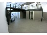 Nuovo locale attrezzato con parcheggi in complesso custodito