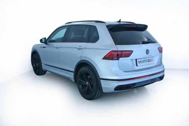 Volkswagen Tiguan 2.0 TDI SCR 110KW R-Line DSG Fari IQ.Light LED Matrix/R-Line "Black Style" Pack/Park Pilot - Foto 6