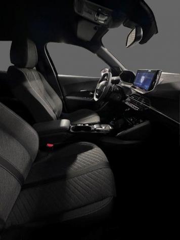 PEUGEOT 2008 Hybrid 136 e-DCS6 Allure rif. 23461383 - Foto 2