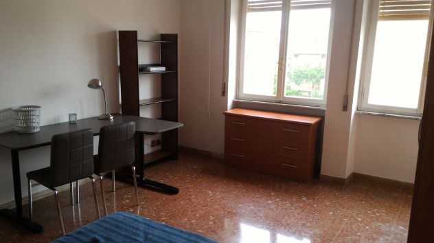Camera grande in affitto in via Ippolito Rosellini - Foto 2