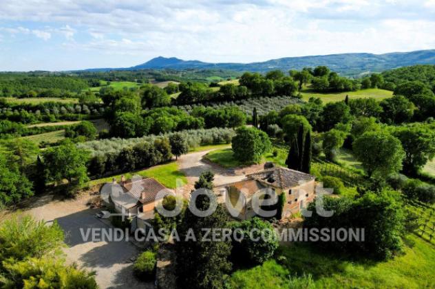 Rustico / Casale di 300 m² con più di 5 locali e box auto in vendita a Montepulciano - Foto 19