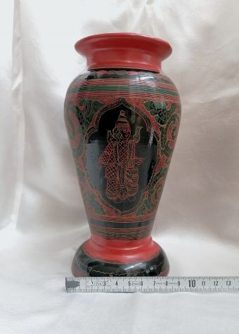 ANTICO VASO CERIMONIALE IN LEGNO LACCATO E FINEMENTE DECORATO, BIRMANIA. - Foto 9