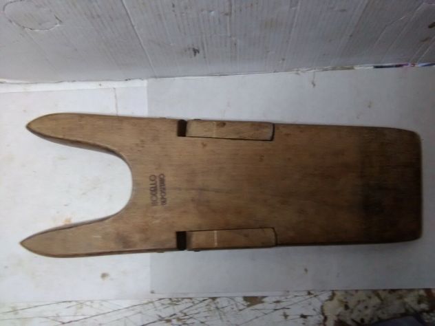 REGGISTIVALI USO MILITARE PRIMI AN 50 IN LEGNO MIS 42/43 - Foto 2