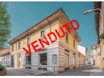 MONZA CENTRO STORICO: IN VENDITA NEGOZIO 170 MQ. CON 4 VETRINE