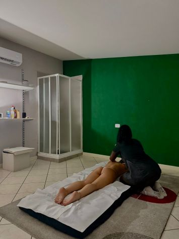 Benessere, Armonia e Relax in un Centro di Classe...Uscita Autostradale Tufino Tel:3518839576