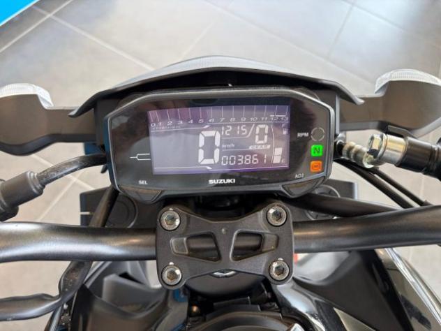 SUZUKI GSX-S 125 UNICO PROPRIETARIO, PARI AL NUOVO, SOLO 3.800KM! rif. 23983171 - Foto 10
