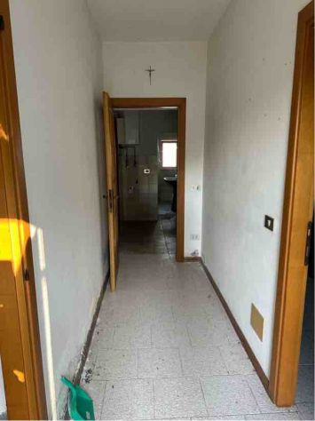 CASALE CON 1600 MQ DI TERRENO - Foto 8