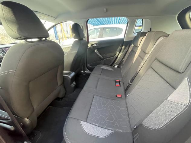 Peugeot 2008 BlueHDi 100 Active - Foto 4