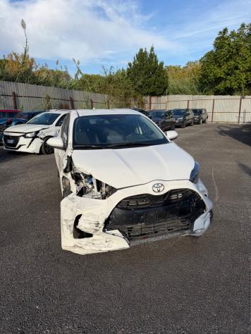 Toyota Yaris 1.5 Hybrid SINISTRATA - Foto 4