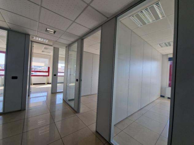 Immobile di 345 m² con più di 5 locali in affitto a Pero - Foto 12