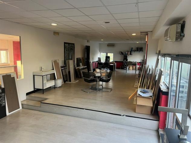 Locazione Capannone con piazzale adiacente GRA - Foto 9