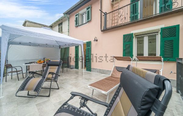 Rif. 8224 – Cicagna – Statale Pianezza – A pochi minuti da Chiavari – Villino a