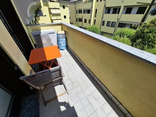 ULTIMO PIANO: Luminoso appartamento di 4 locali a Meda - Foto 9