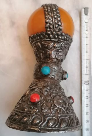 ANTICO SIGILLO IN ARGENTO, BACHELITE, PIETRE E MADREPORA, NEPAL, XX SECOLO. - Foto 9