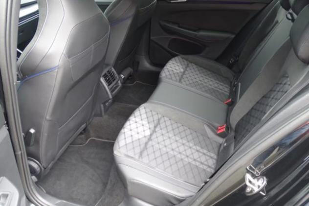VOLKSWAGEN Golf Variant 1.5 eTSI 150 CV ACT DSG R-Line rif. 24049321 - Foto 8