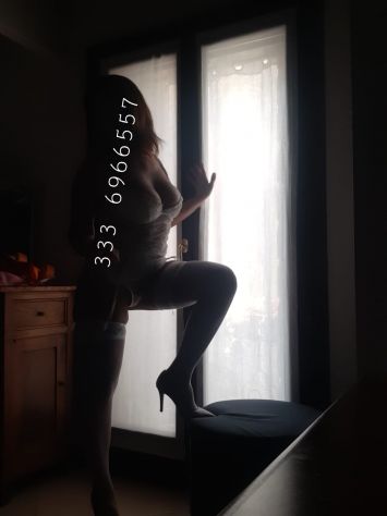 EMPOLI GABRIELLA DOLCE MASSAGGIATRICE PER UN CALDISSIMO E SENSUALE TANTRA RELAX - Foto 2 Tel:3336966557