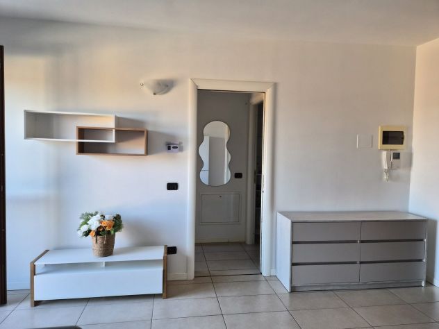 Elegante monolocale con balcone/box/poto auto - Foto 3