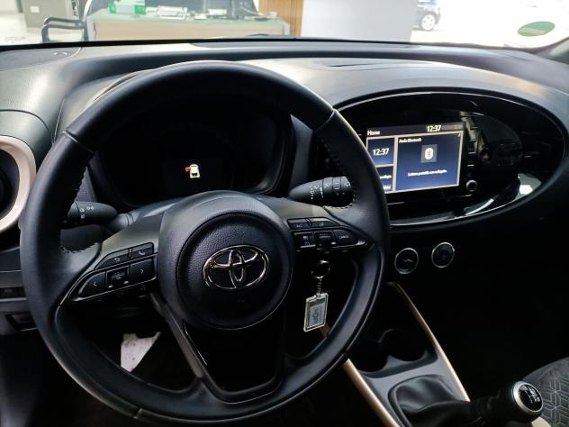 Toyota Aygo X 1.0 VVT-I 72CV TREND BICOLOR - LED CARPLAY CAMERA CERCHI R17" - Foto 4
