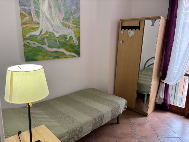 offro 3 posti letto in appartamento per studenti - Foto 9