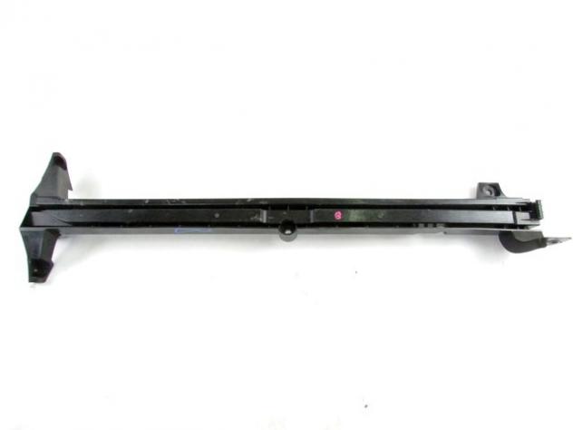 30740433 SUPPORTO POSTERIORE LATERALE BAGAGLIAIO DESTRO VOLVO XC60 2.4 D 4X4 120KW AUT 5P (2009) RICAMBIO USATO