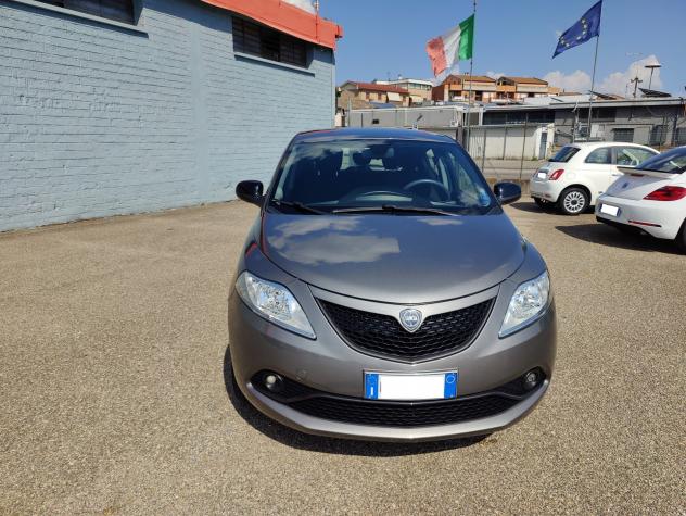Lancia Ypsilon 1.0 FireFly 5 porte S&S Hybrid Ecochic Gold - Foto 2