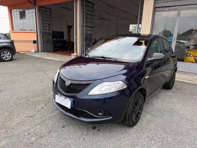 Lancia Ypsilon 1.0 Hybrid Ecochic Silver