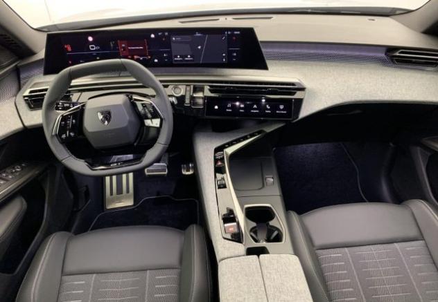 PEUGEOT 3008 Hybrid 145 e-DCS6 GT +Vision 360° rif. 24101096 - Foto 7