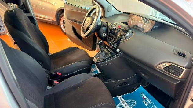 Lancia Ypsilon 1.2 69 CV 5 porte S&S Gold - Foto 10