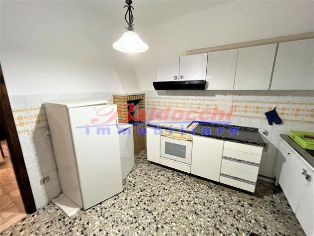 URBINO - Ampio quadrilocale con garage - Foto 7