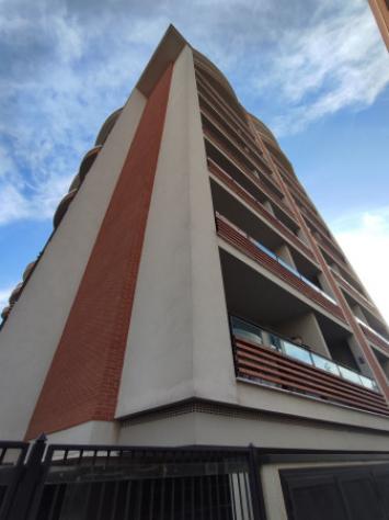Appartamento di 72 m² con 2 locali e box auto in vendita a Sesto San Giovanni