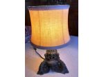 lampada da tavolo in ghisa con paralume in stoffa