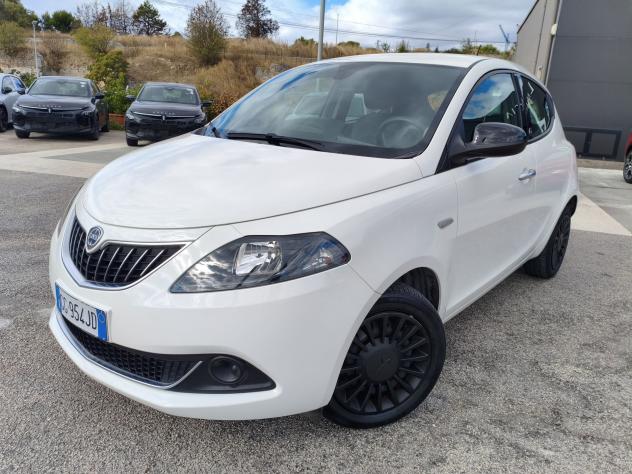 Lancia Ypsilon 1.0 FireFly 70cv S&S Hybrid SILVER