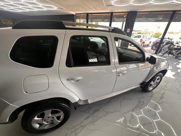 Dacia Duster 1.5 dCi 110CV 4x2 Laurte - Foto 6