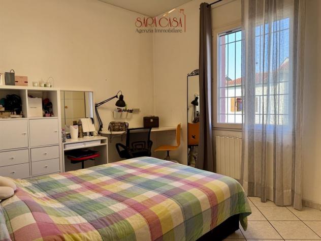 Casa bifamiliare con ampi servizi e corte esclusiva - Foto 16