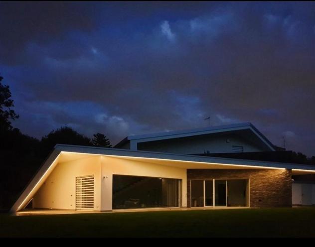 Eleganza Contemporanea e Vista Panoramica nella Villa di Design in classe A a Triuggio Montemerlo - Foto 11