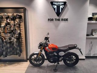 TRIUMPH Scrambler 400 X . rif. 23704693