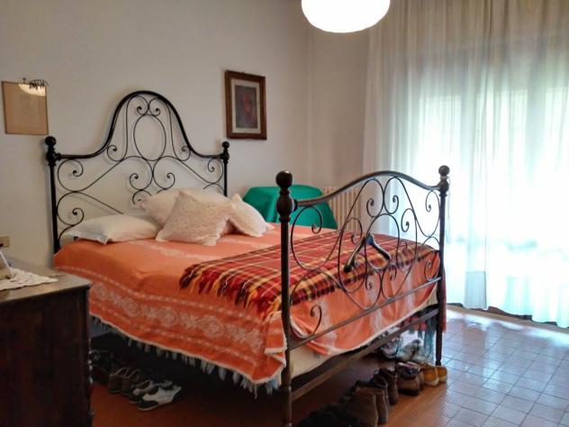 Villa bifamigliare su piu' piani con possibilita' di divisione in due unita' distinte con ingressi separati .La casa è cosi composta da : pt ingresso - Foto 5