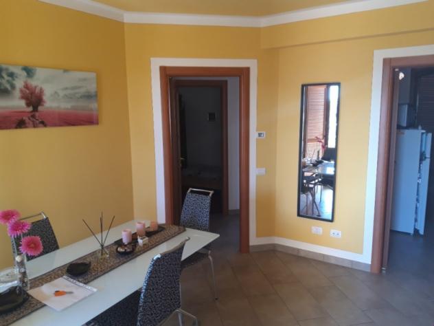 Elegante appartamento posto al piano secondo.
