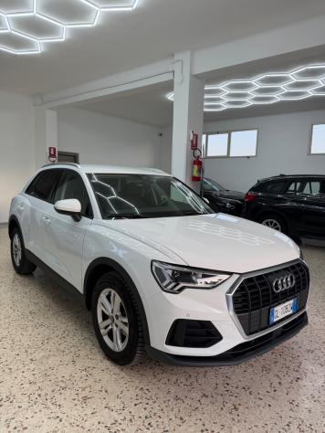 Audi Q3 40 TDI quattro S tronic 2022 - Foto 2