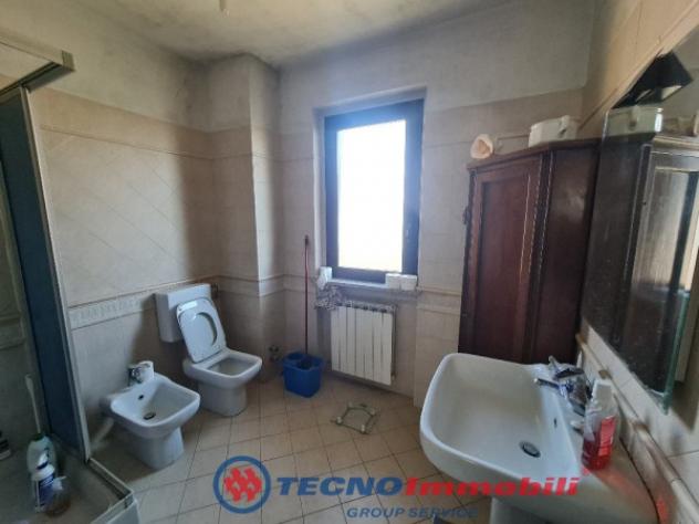 Villa di 140 m² con più di 5 locali e posto auto in vendita a Ciriè - Foto 8