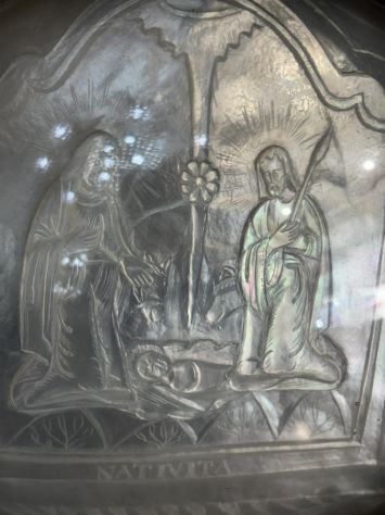 Antica placca in madreperla raffigurante la natività del XX sec. - Foto 4